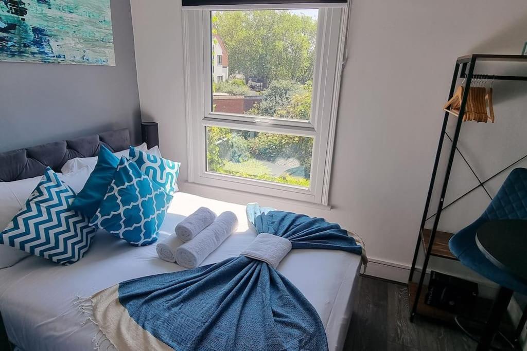 Modern 1bedroom In Center *